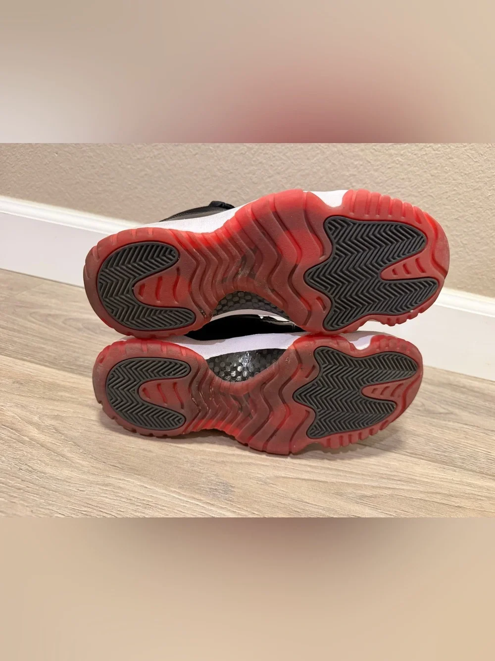 Jordan 11 BRED Low-Top BASKETBALL SHOES
